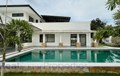 Private 4-Bed Tropical Modern 340 Sqm Garden Pool Villa, Ban Rak